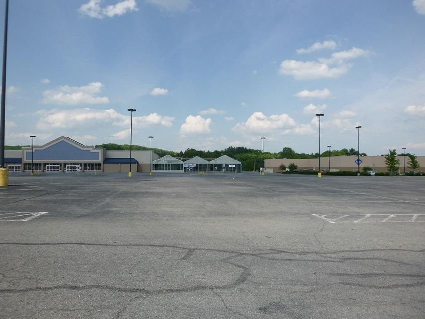 Photo #16: - Super Center Drive