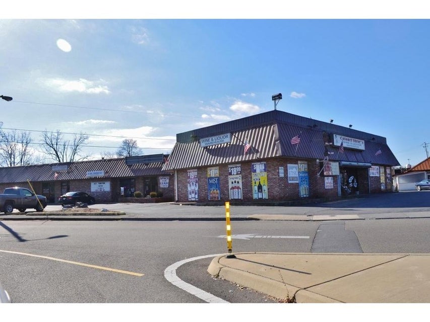Photo #1: 701 Market Street