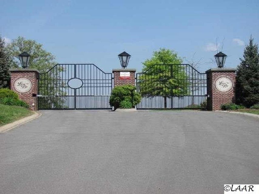 Photo #17: 8028 Mountain Ridge Drive