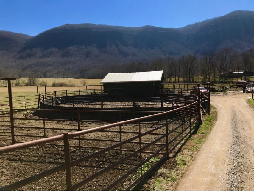 Photo #26: 5252 Powell Valley Road