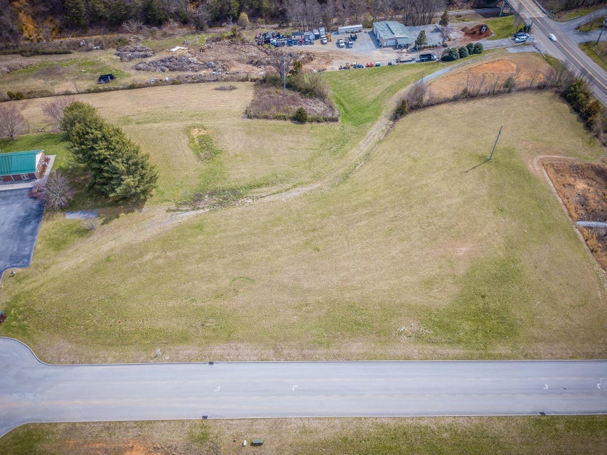 Photo #3: 102 Unicoi Village Place
