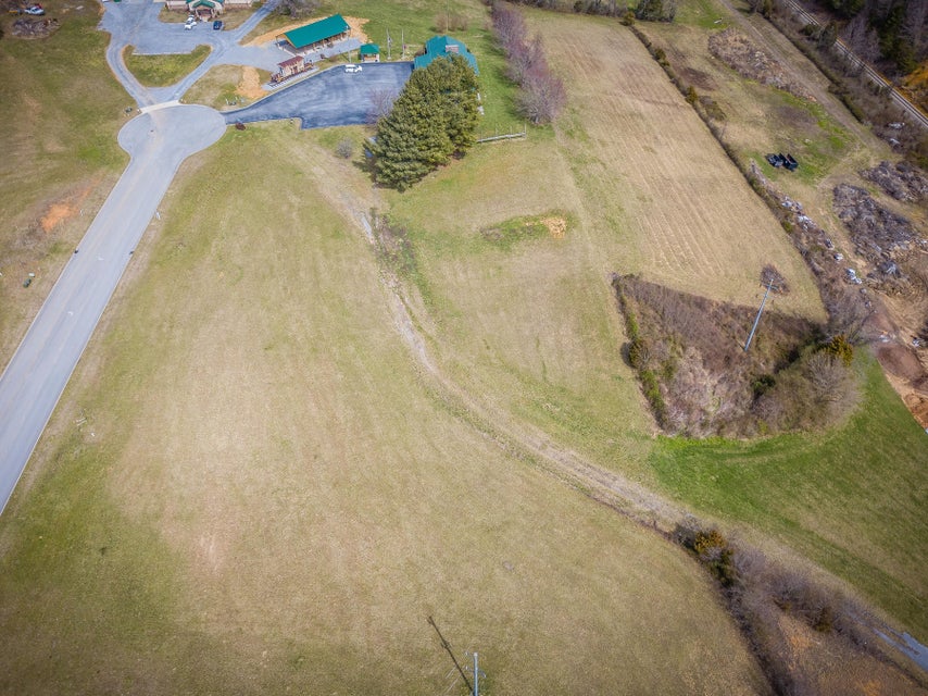 Photo #4: 102 Unicoi Village Place