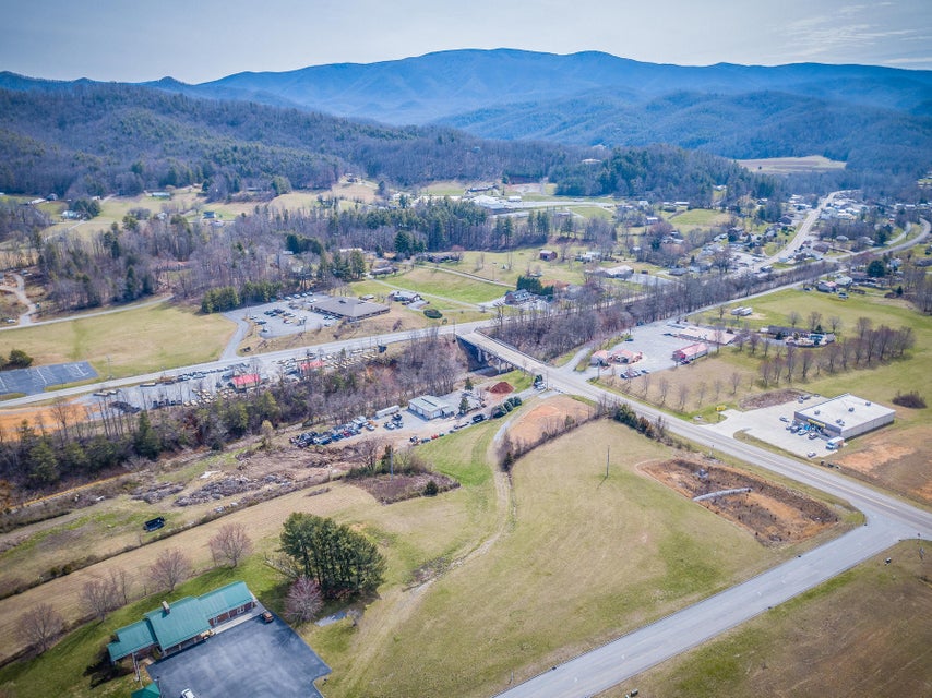 Photo #13: 102 Unicoi Village Place