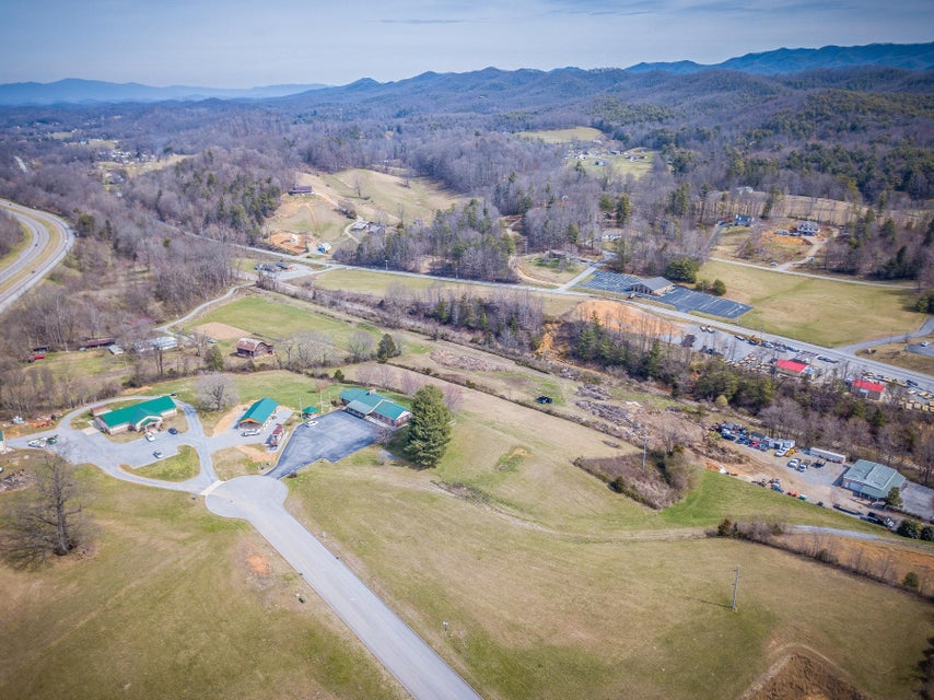 Photo #14: 102 Unicoi Village Place