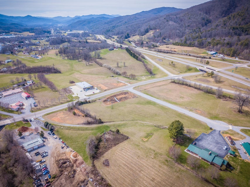 Photo #16: 102 Unicoi Village Place
