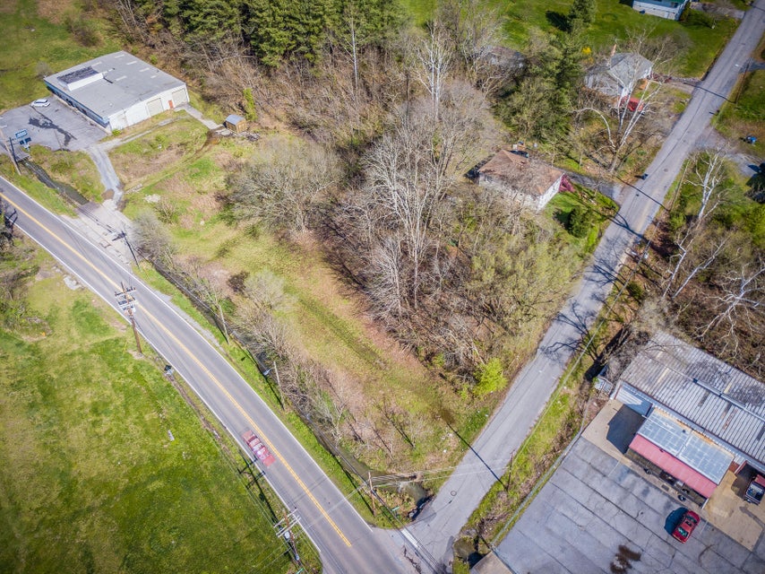 Photo #2: 1005&1009 Bloomingdale Road