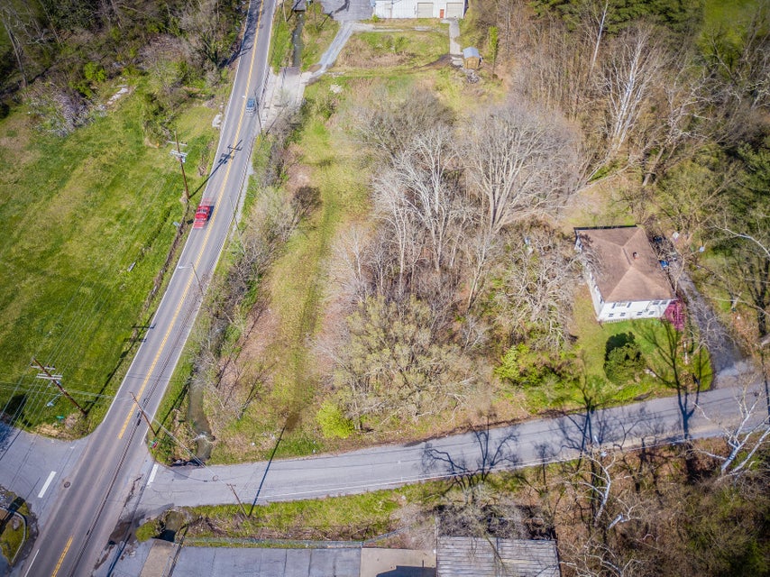 Photo #3: 1005&1009 Bloomingdale Road