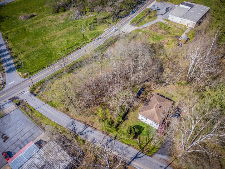 Photo #4: 1005&1009 Bloomingdale Road