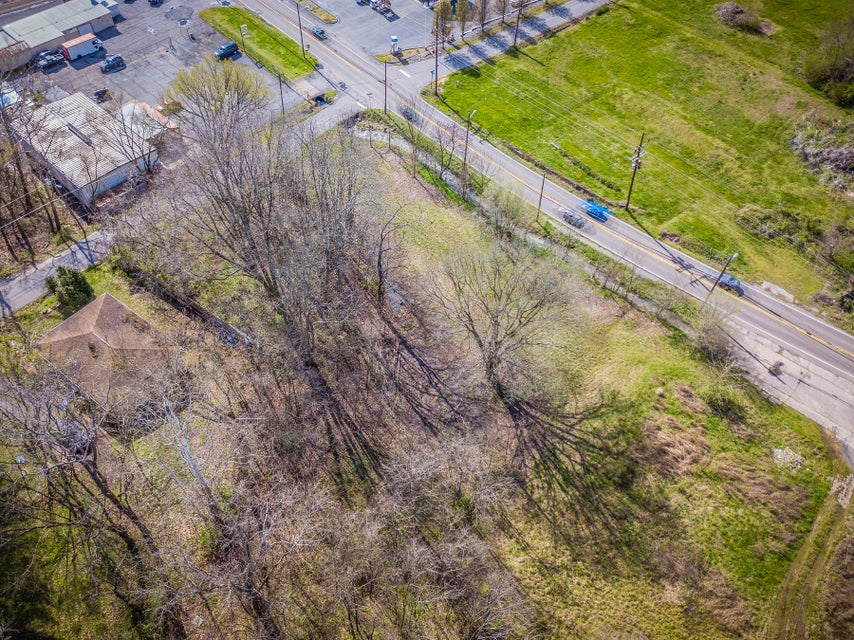 Photo #6: 1005&1009 Bloomingdale Road