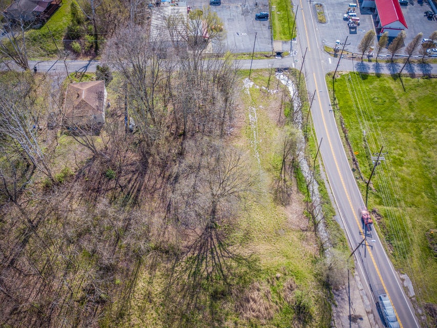 Photo #7: 1005&1009 Bloomingdale Road