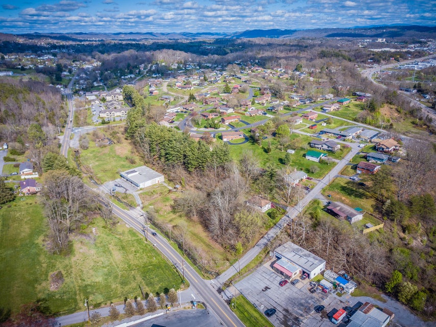 Photo #14: 1005&1009 Bloomingdale Road