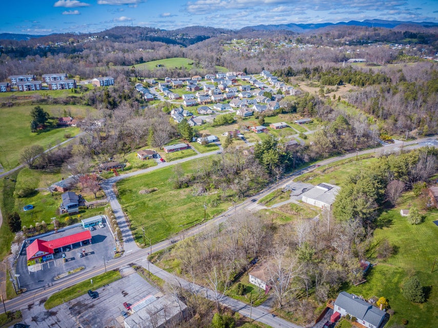 Photo #15: 1005&1009 Bloomingdale Road