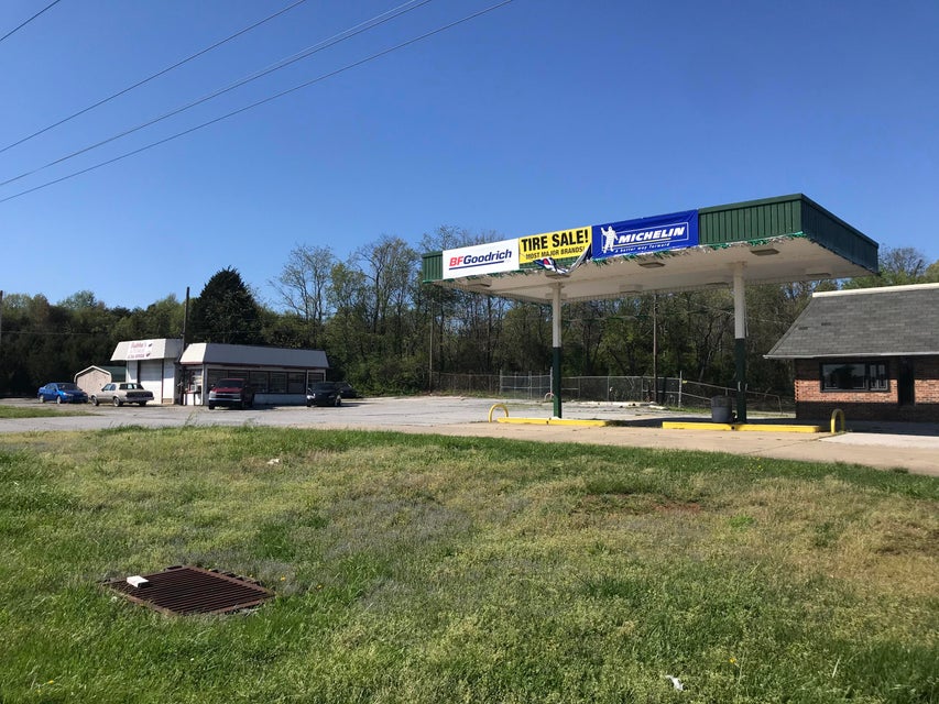 Photo #19: 585 Andrew Johnson Highway