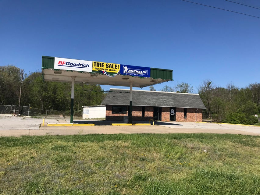 Photo #17: 585 Andrew Johnson Highway