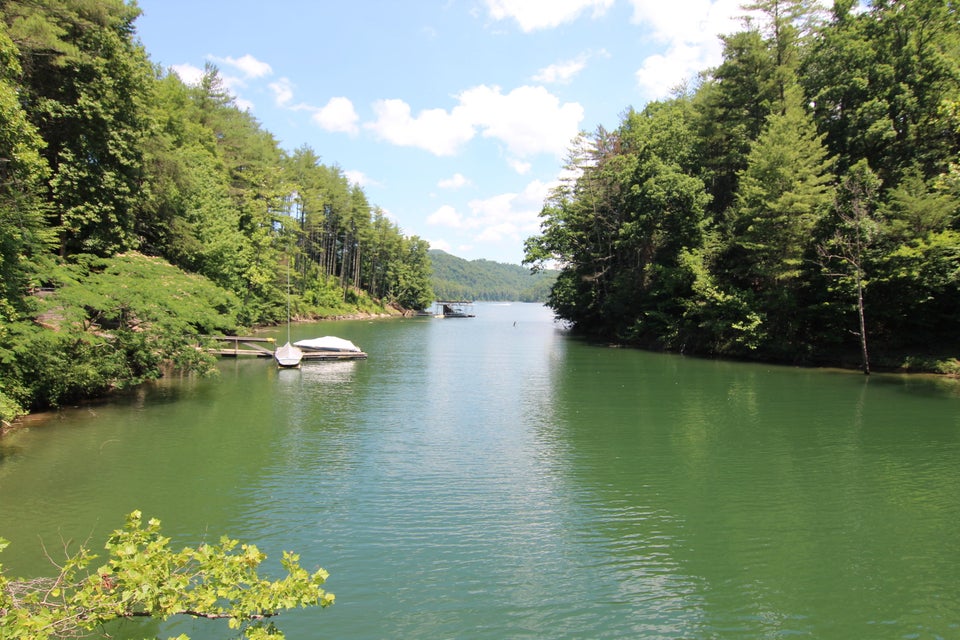 Photo #2: 8 Oak Point Place