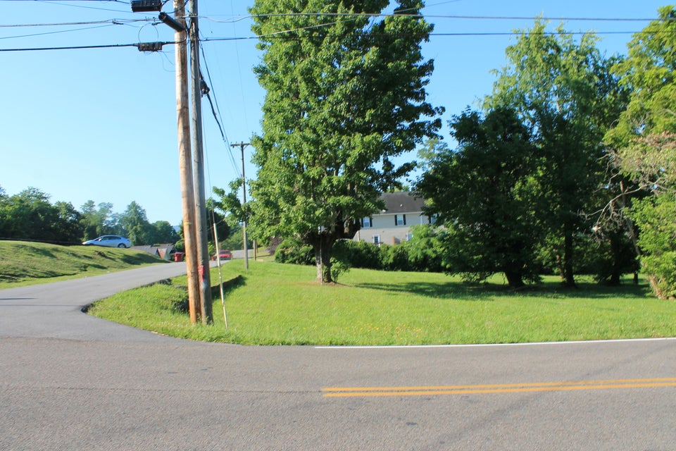 Photo #6: 1703 Skyline Drive
