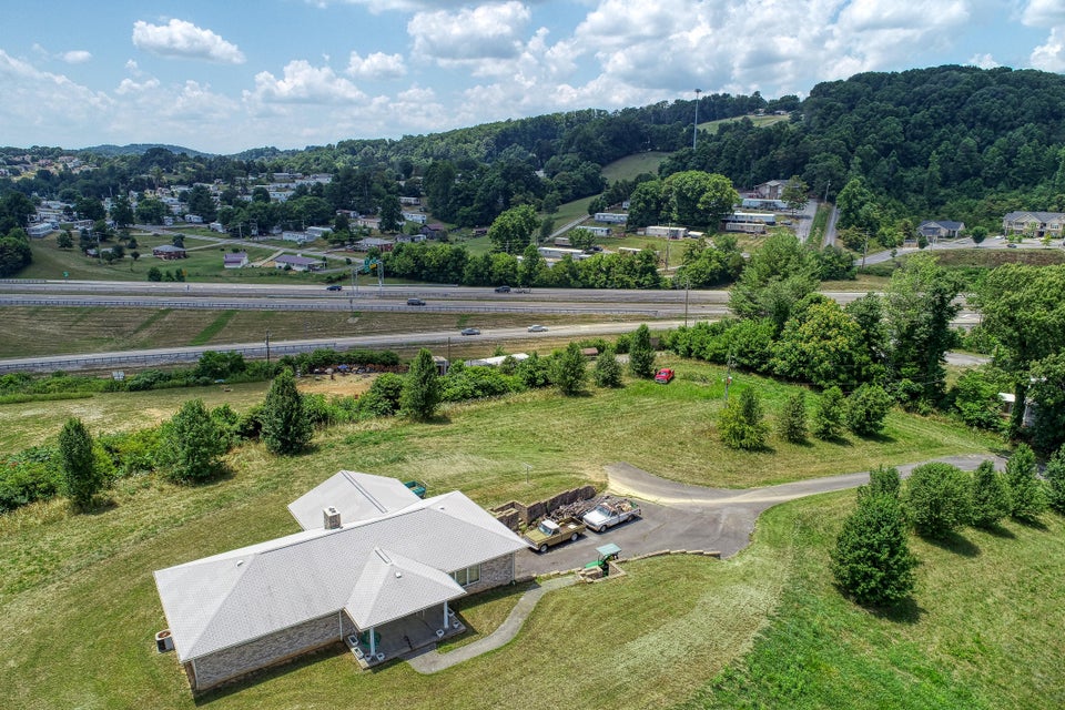 Photo #8: 213 229 Melrose Lane