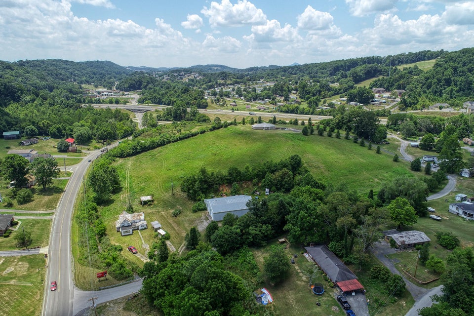 Photo #9: 213 229 Melrose Lane