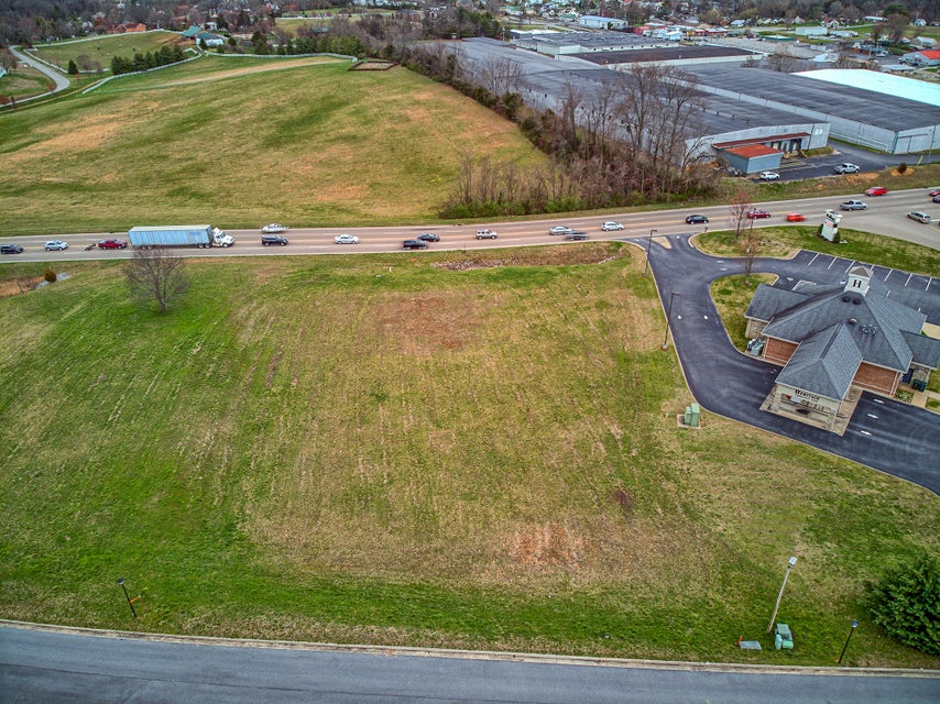 Photo #5: 1435 70 Tn Hwy Bypass / Heritage Court