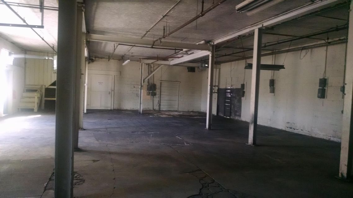 Photo #7: 724 Walnut Street