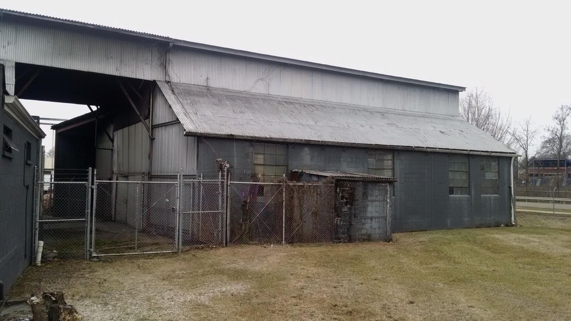 Photo #11: 724 Walnut Street