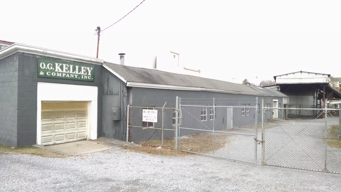 Photo #13: 724 Walnut Street
