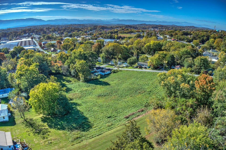 Photo #5: 900 Main Street