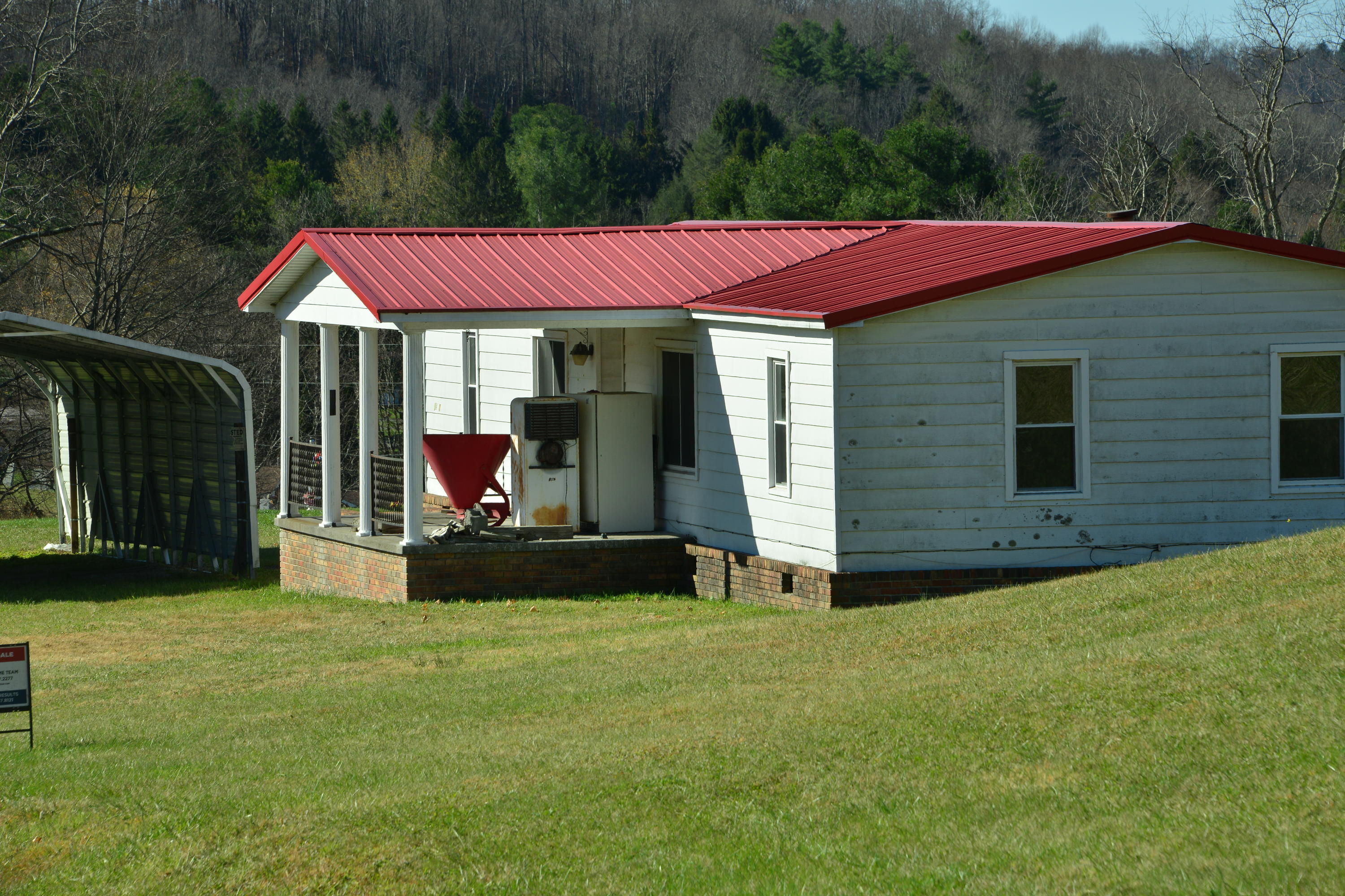 Photo #2: 6325 Horizon Road