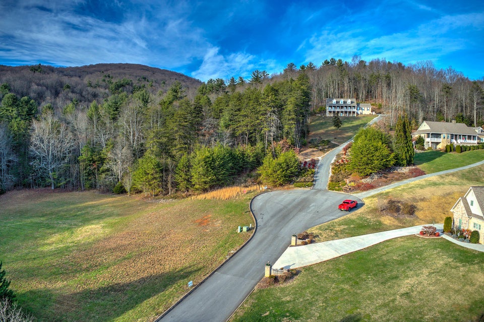 Photo #7: 14 Willshire Drive