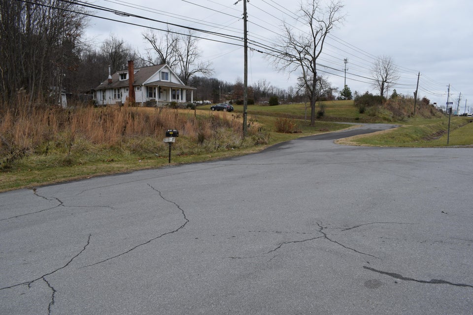 Photo #10: 4439 Bristol Highway