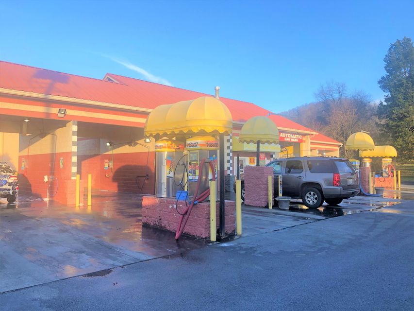 Photo #5: 2530 E. Oakland Ave