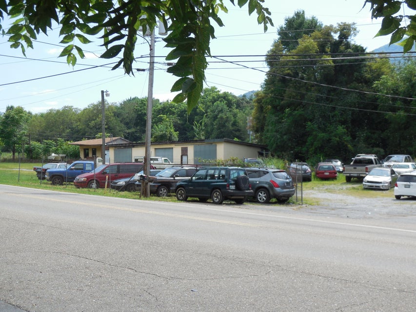 Photo #2: 0000 Roan Street