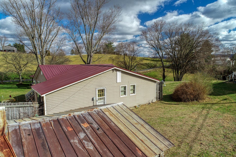 Photo #10: 110 Ferry Road