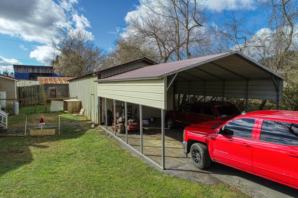 Photo #17: 110 Ferry Road