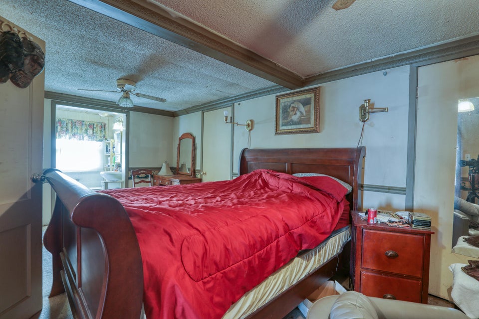 Photo #39: 110 Ferry Road