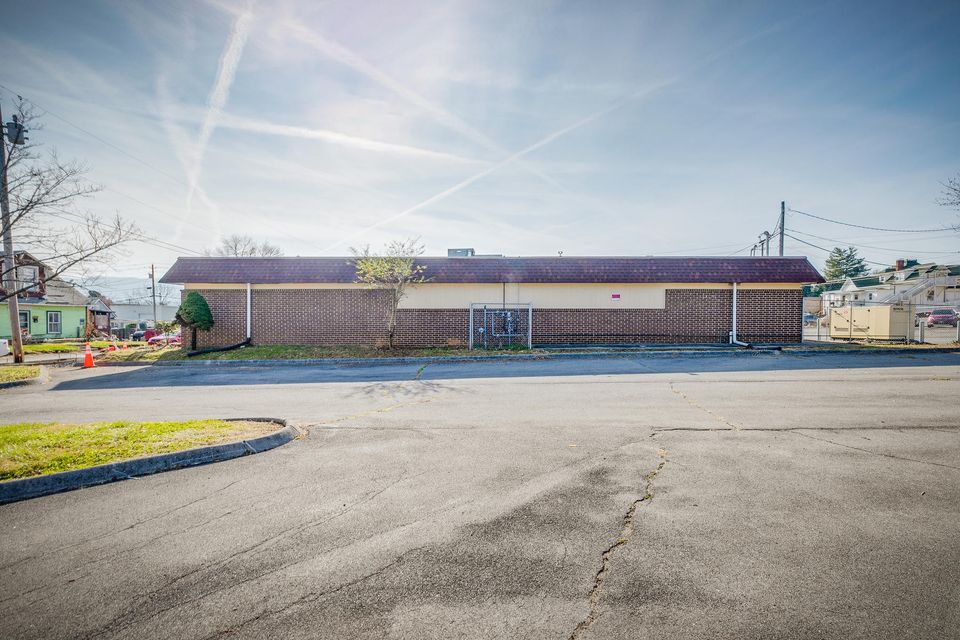 Photo #5: 207 Myrtle Avenue