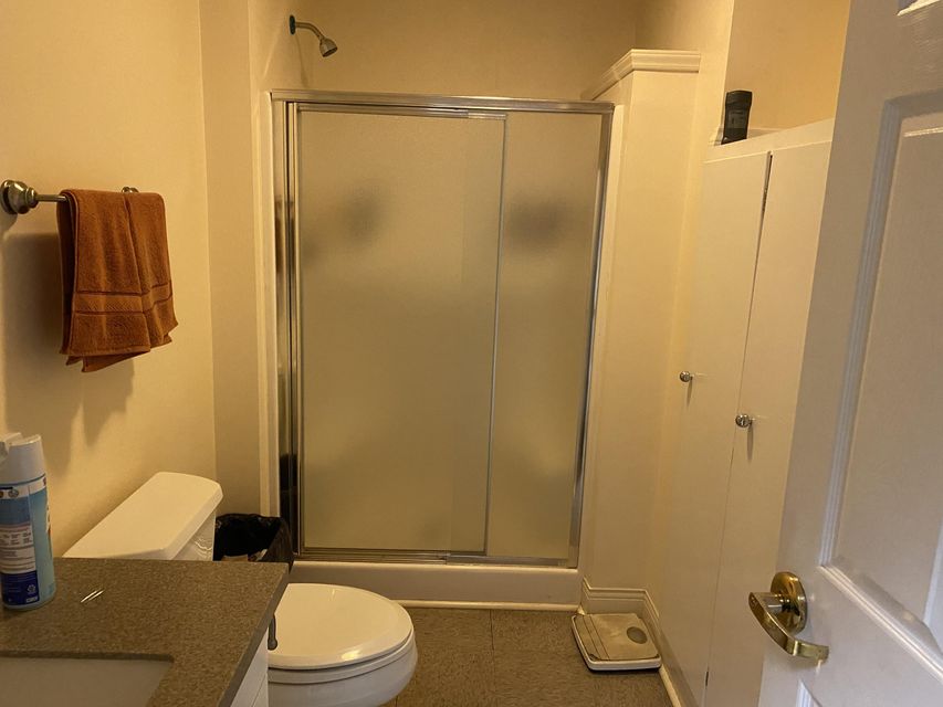 Photo #7: 500 Hawthorne Drive