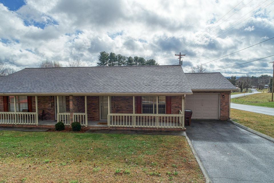 Photo #11: 2604/2608 Mayfield Drive