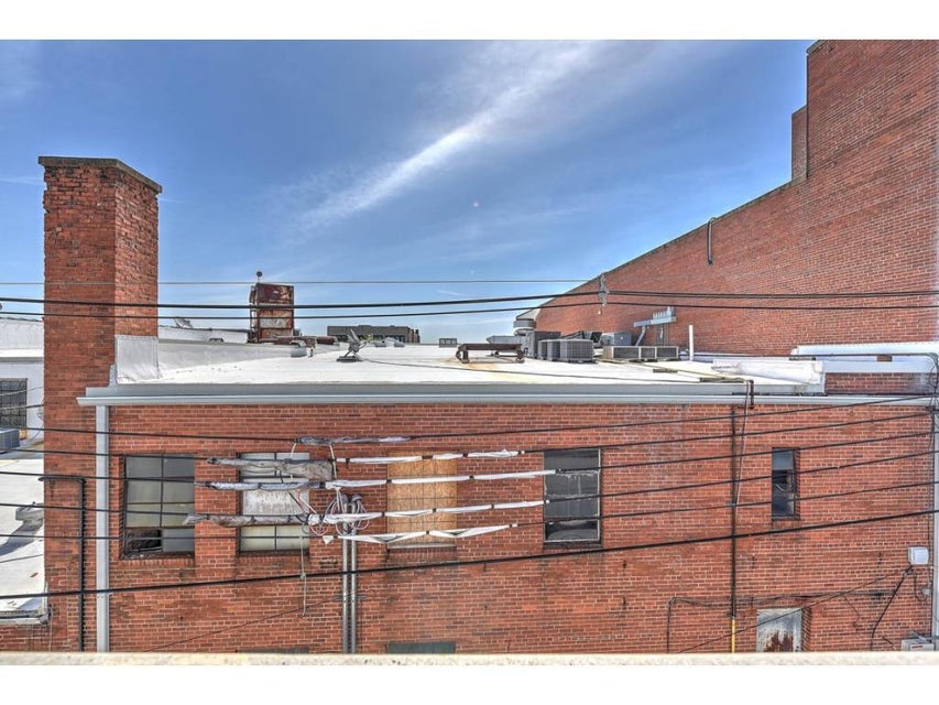Photo #17: 212 Broad Street