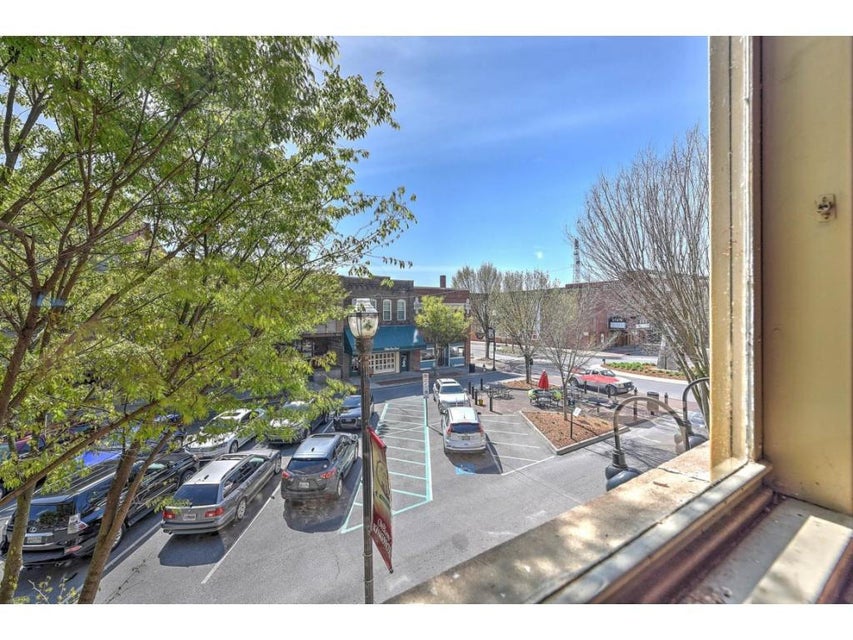 Photo #18: 212 Broad Street