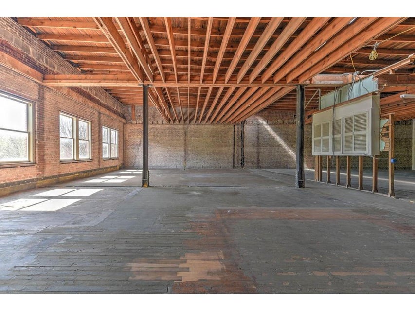 Photo #4: 212 Broad Street