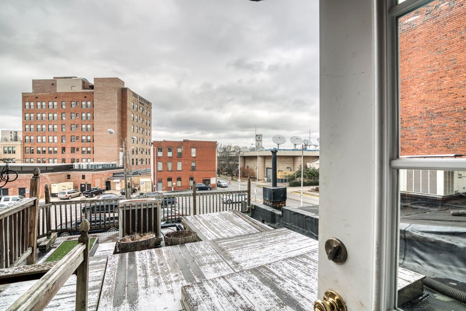 Photo #32: 505 State Street