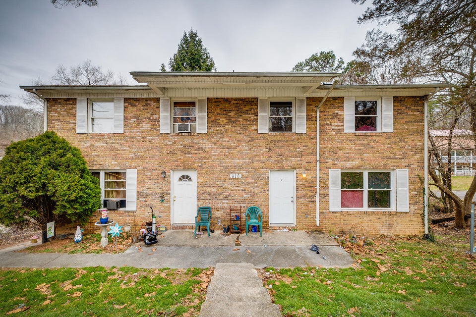Photo #1: 916 Chadwick Drive