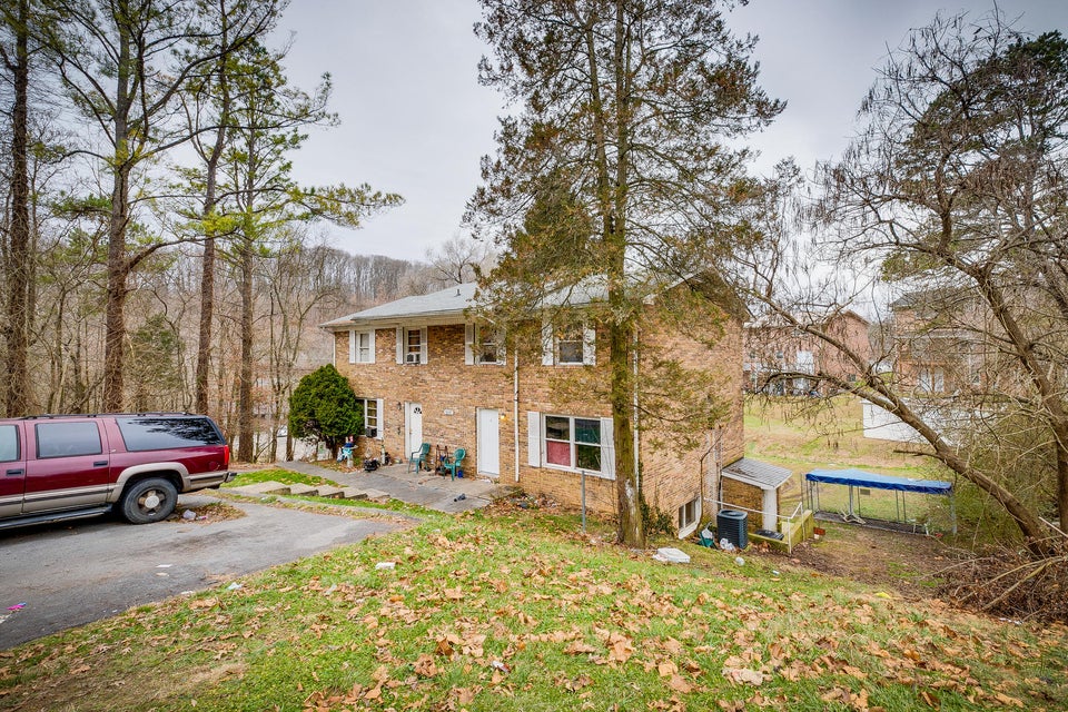 Photo #2: 916 Chadwick Drive