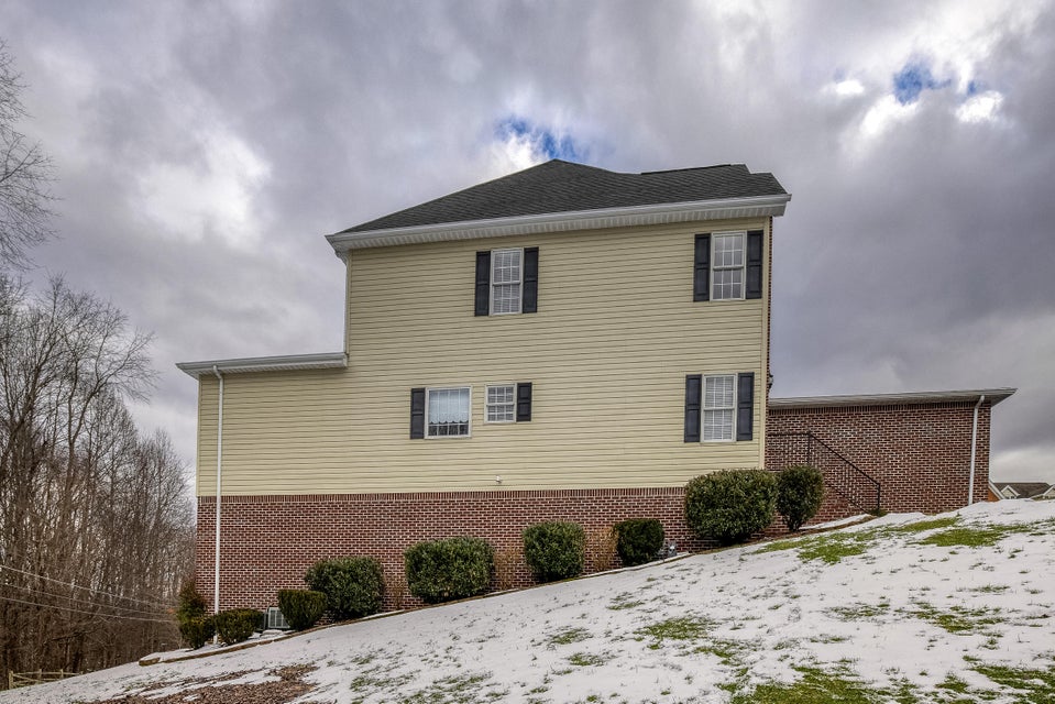Photo #4: 342 Pinehurst Court