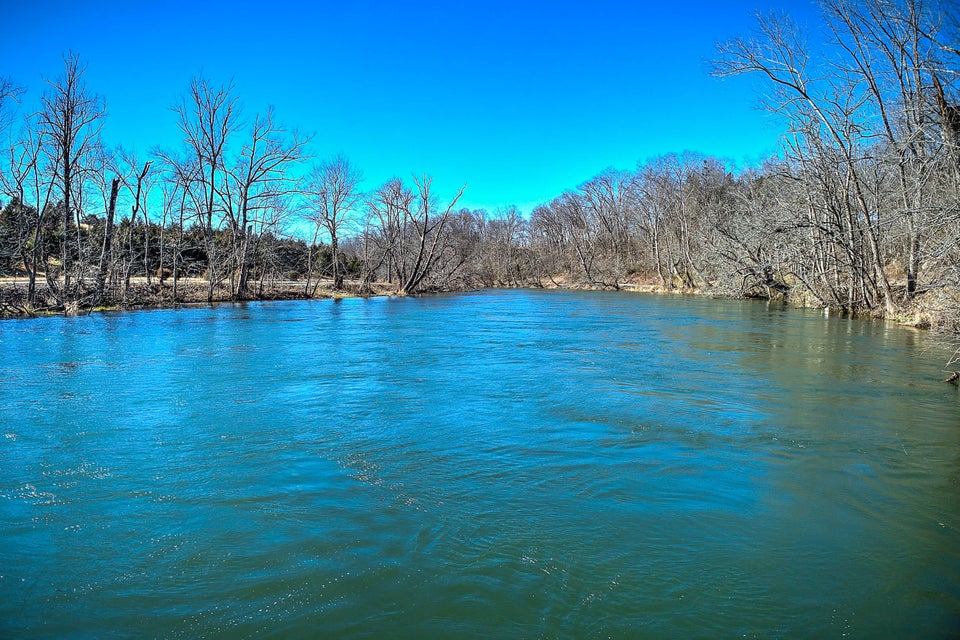 Photo #3: 320 Rock Ledge