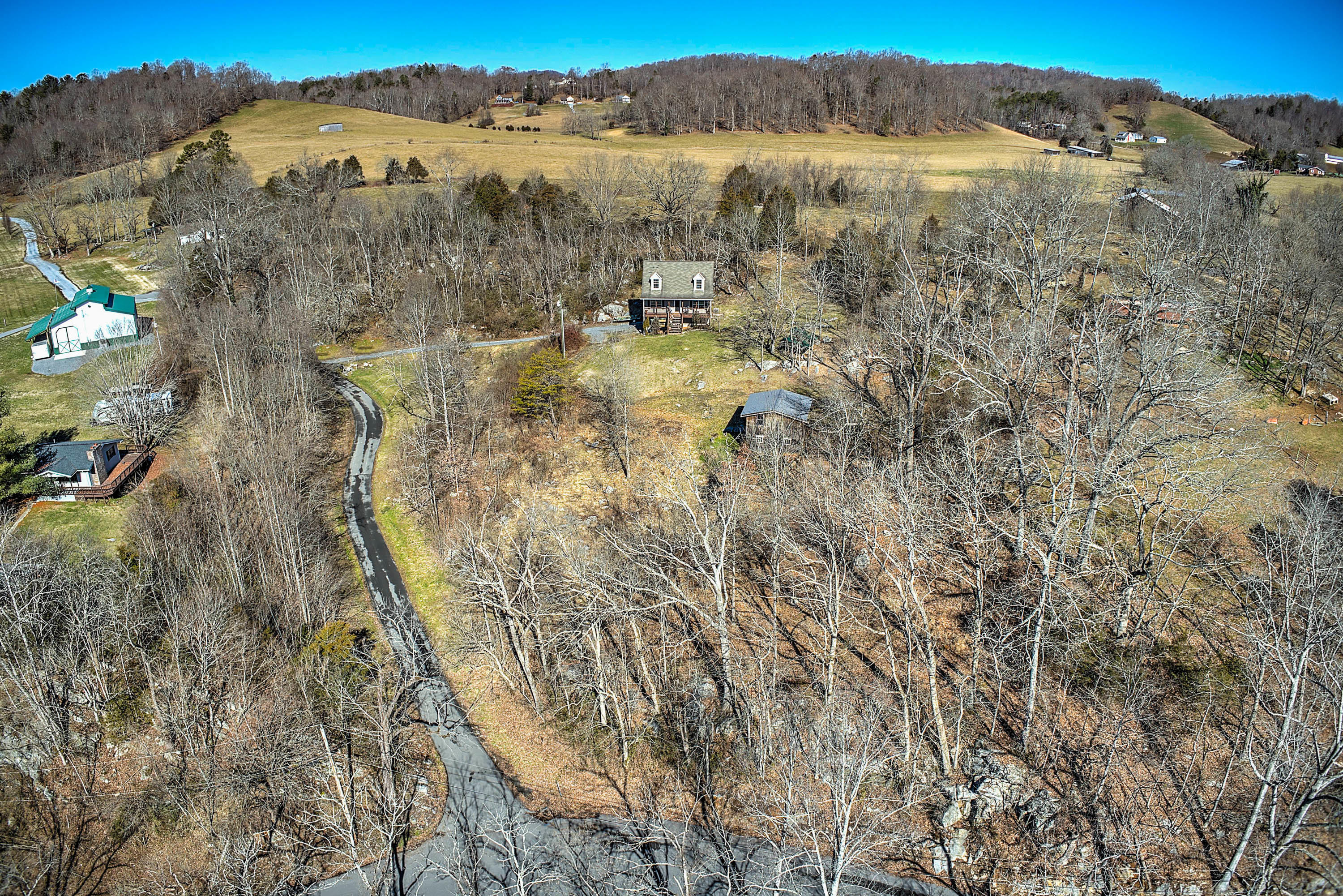 Photo #1: 320 Rock Ledge