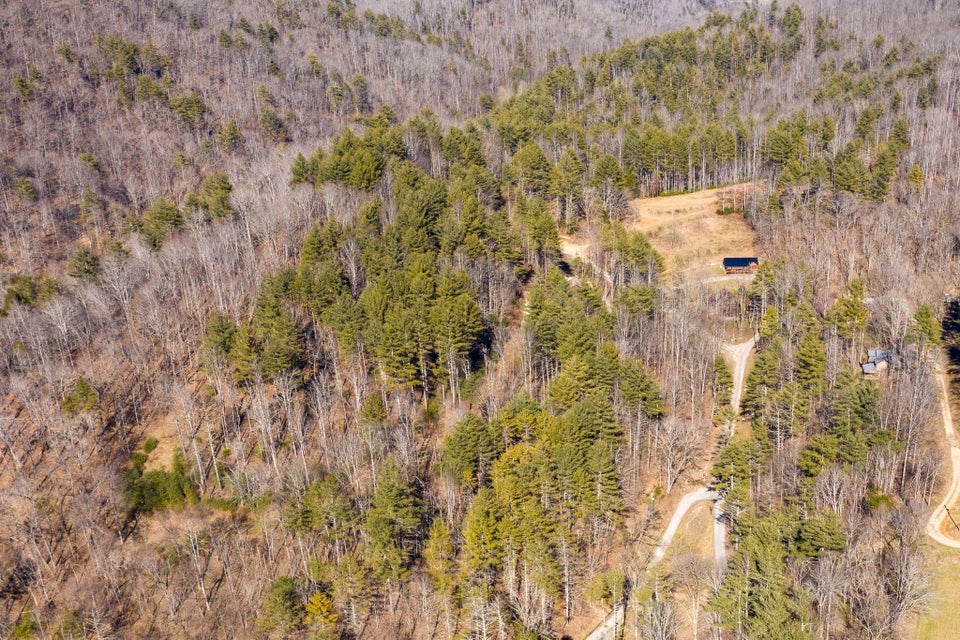Photo #7: 822 Sugar Hollow Road