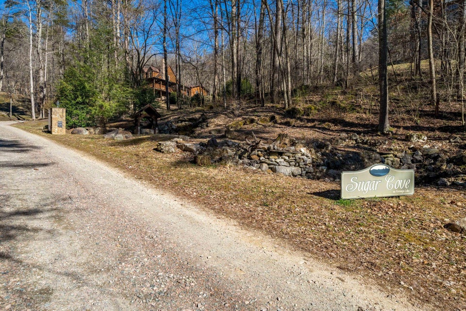 Photo #4: 822 Sugar Hollow Road