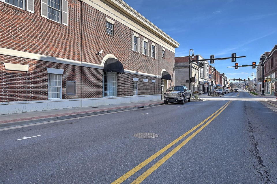 Photo #3: 201 Main Avenue